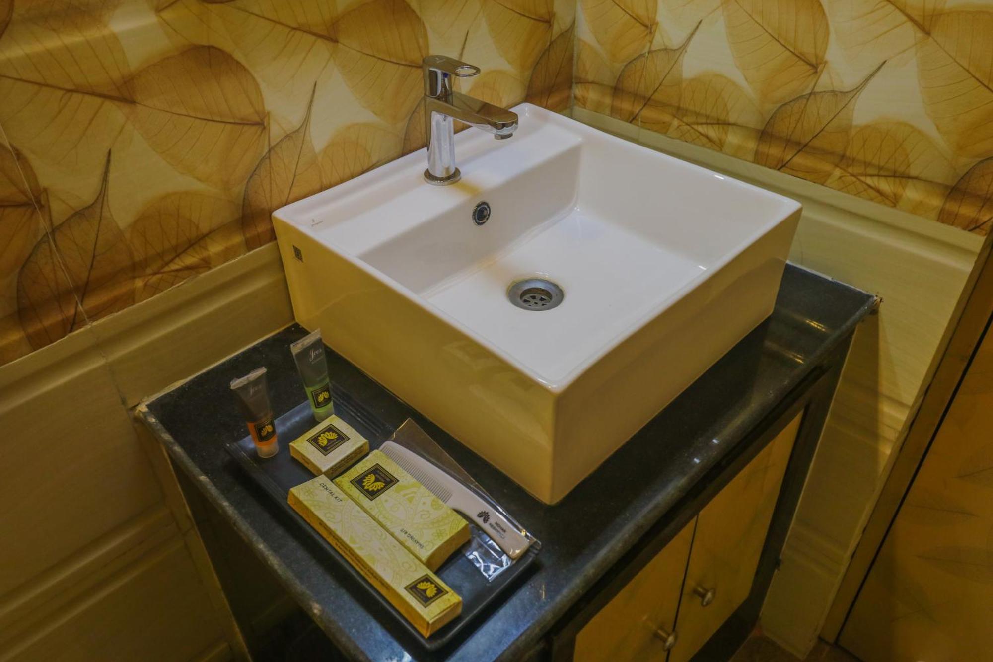 Mohar Residency Hotel Kalkutta Kültér fotó